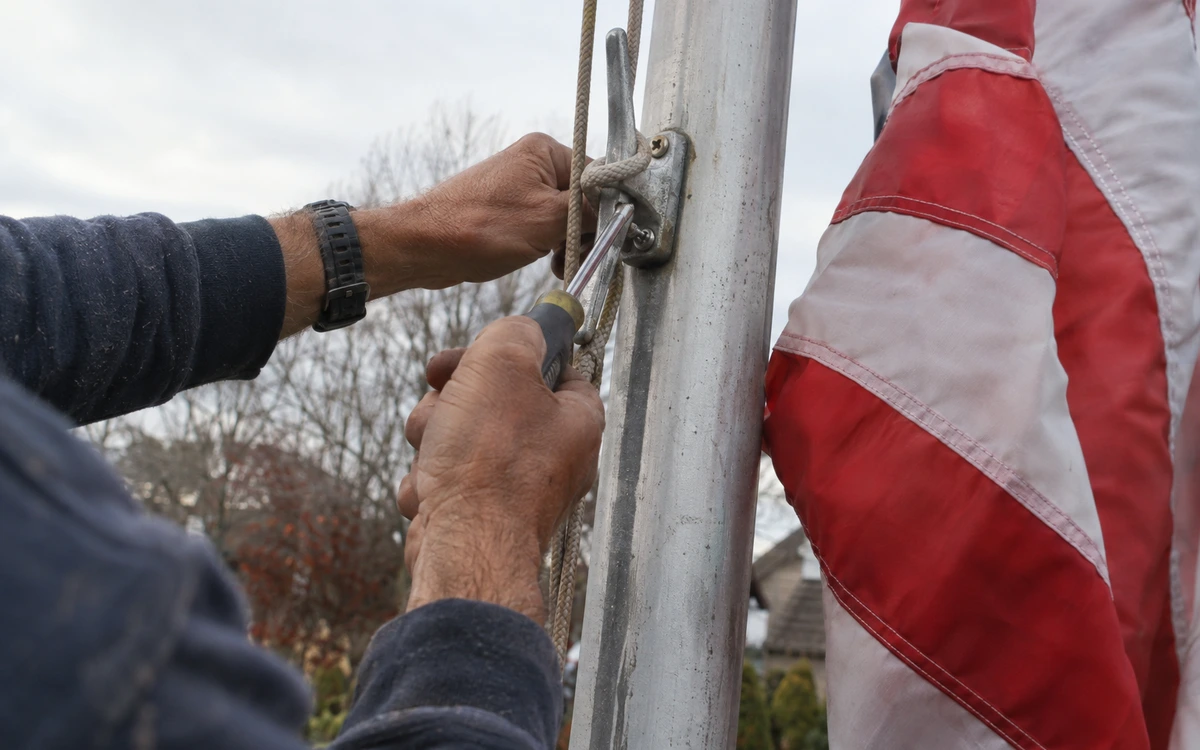 Flagpole repair contractor